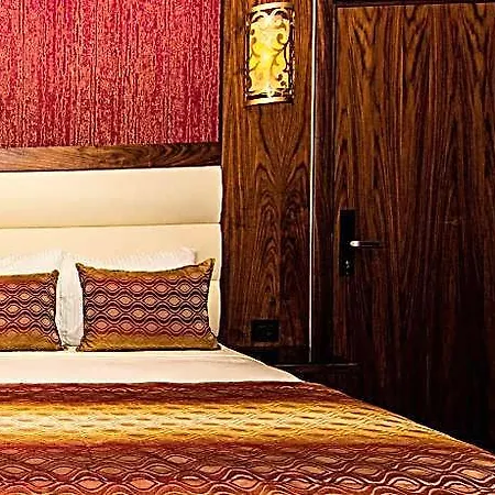 Vertu Hotel